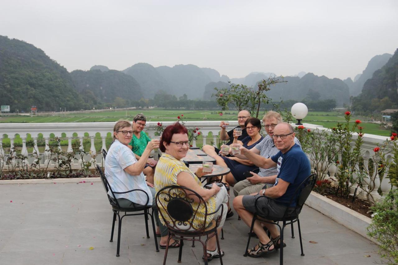 Liberty Hall Tam Coc Hotel & Villa Ninh Binh Bagian luar foto